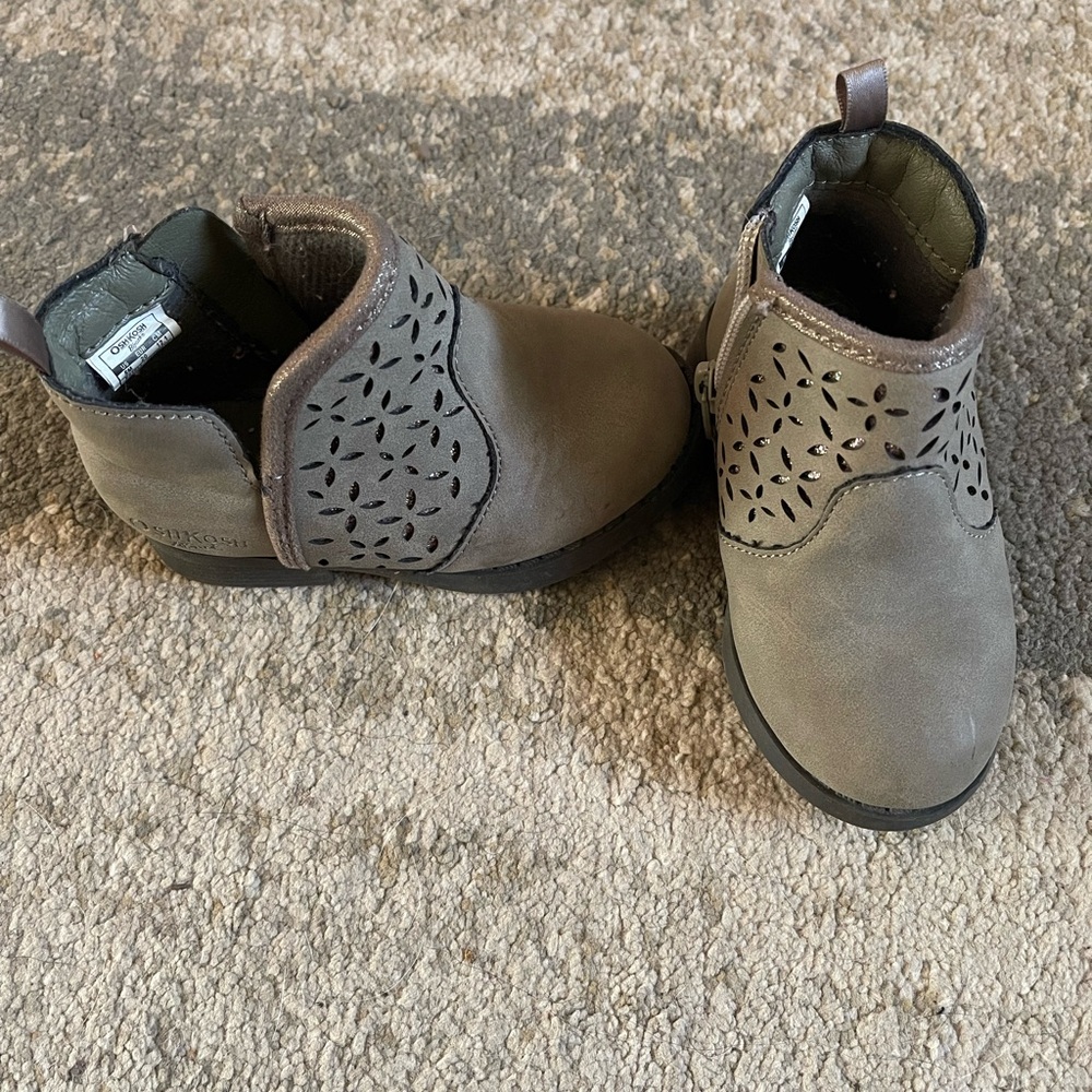 OshKosh B'gosh Toddler Gray Cutout Boots